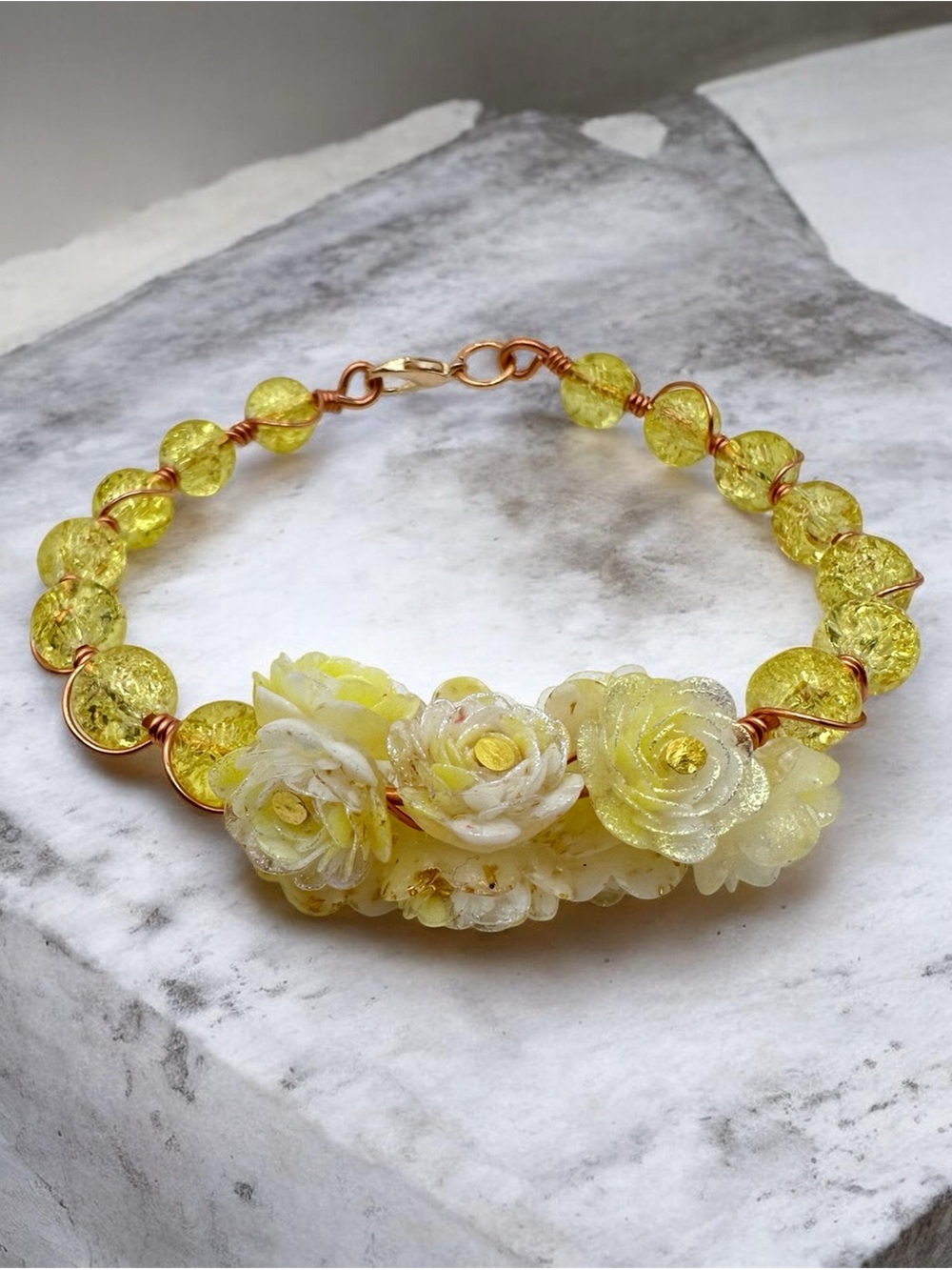Yellow Rose Beaded Bracelet with Crackle Glass Beads & Gold Tone Wire